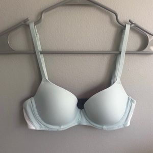 VS PINK t-shirt bra!